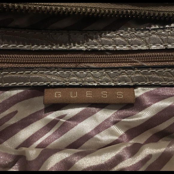 Guess Shoulder Bag - Picture 6 of 6